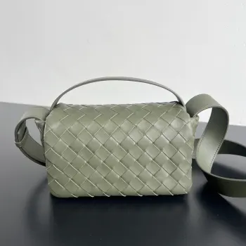 857931 Mini Woven Flap Handbag Men s Crossbody Bag Replica Bottega Veneta mens bags