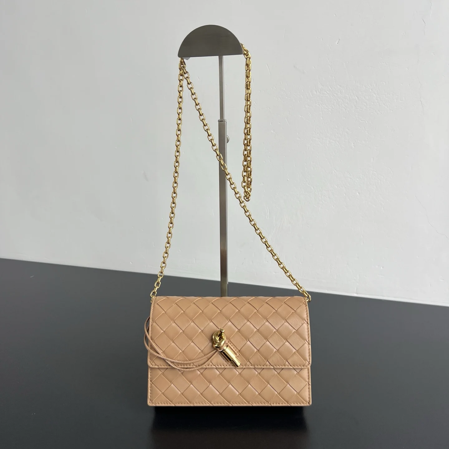 Bottega Veneta 844107 Envelope Crossbody Bag Women s Crossbody Bag