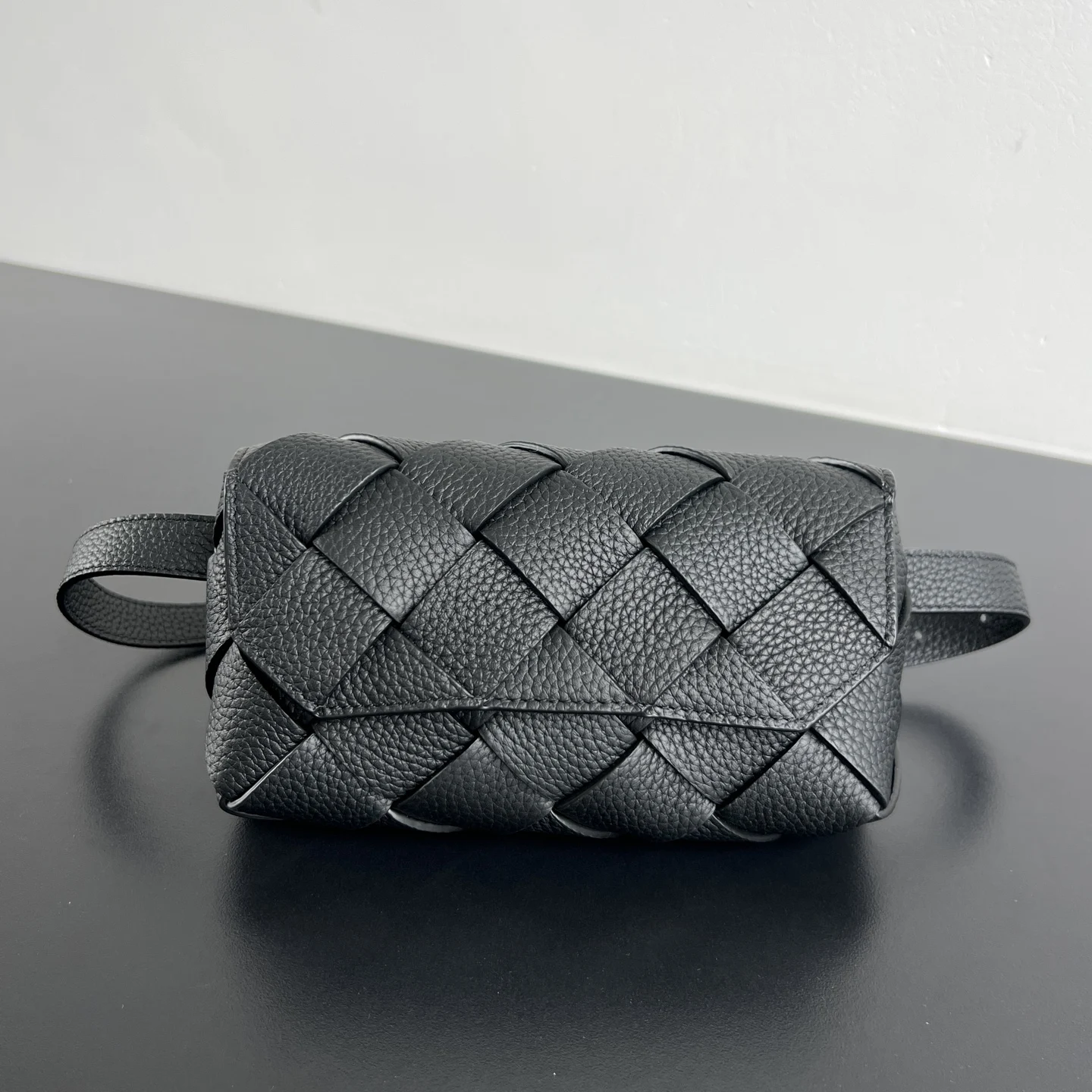Bottega Veneta 805773 Granular Cowhide Waist Bag Waist Bag Bottega Veneta 805773 Granular Cowhide Waist Bag Waist Bag