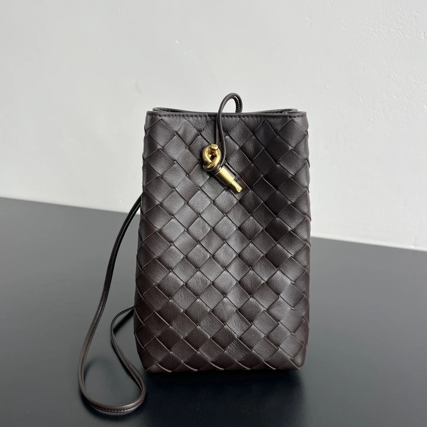 Bottega Veneta 843890 Vertical Mobile Phone Bag Women s Crossbody Bag