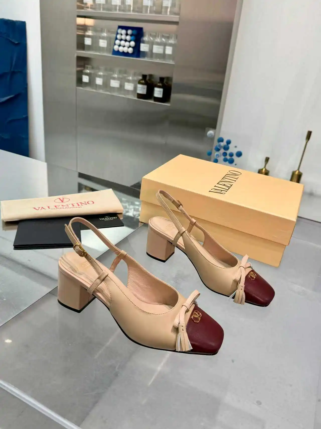 Valentino Garavani New Sheepskin Shoes Women s Leather Shoes Valentino Garavani New Sheepskin Shoes Women s Leather Shoes