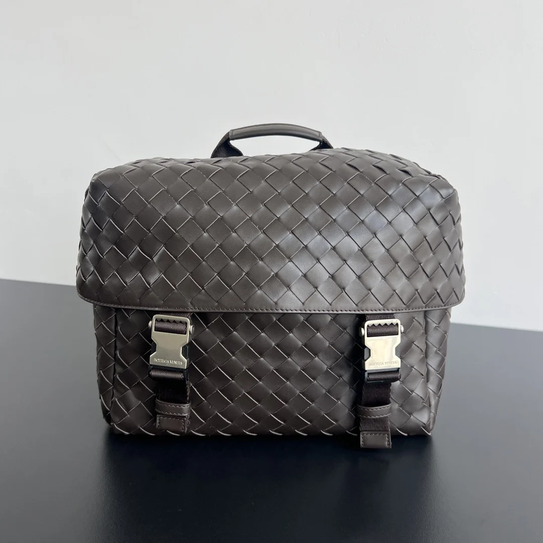 Bottega Veneta 776524 Soft Cowhide Woven Handbag Men s Crossbody Bag