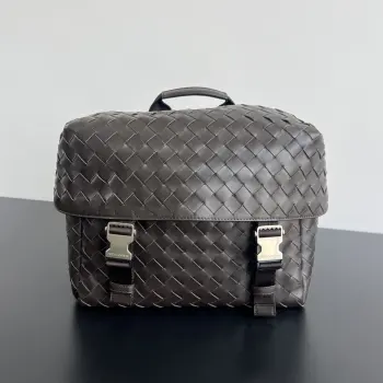 776524 Soft Cowhide Woven Handbag Men s Crossbody Bag Replica Bottega Veneta mens bags