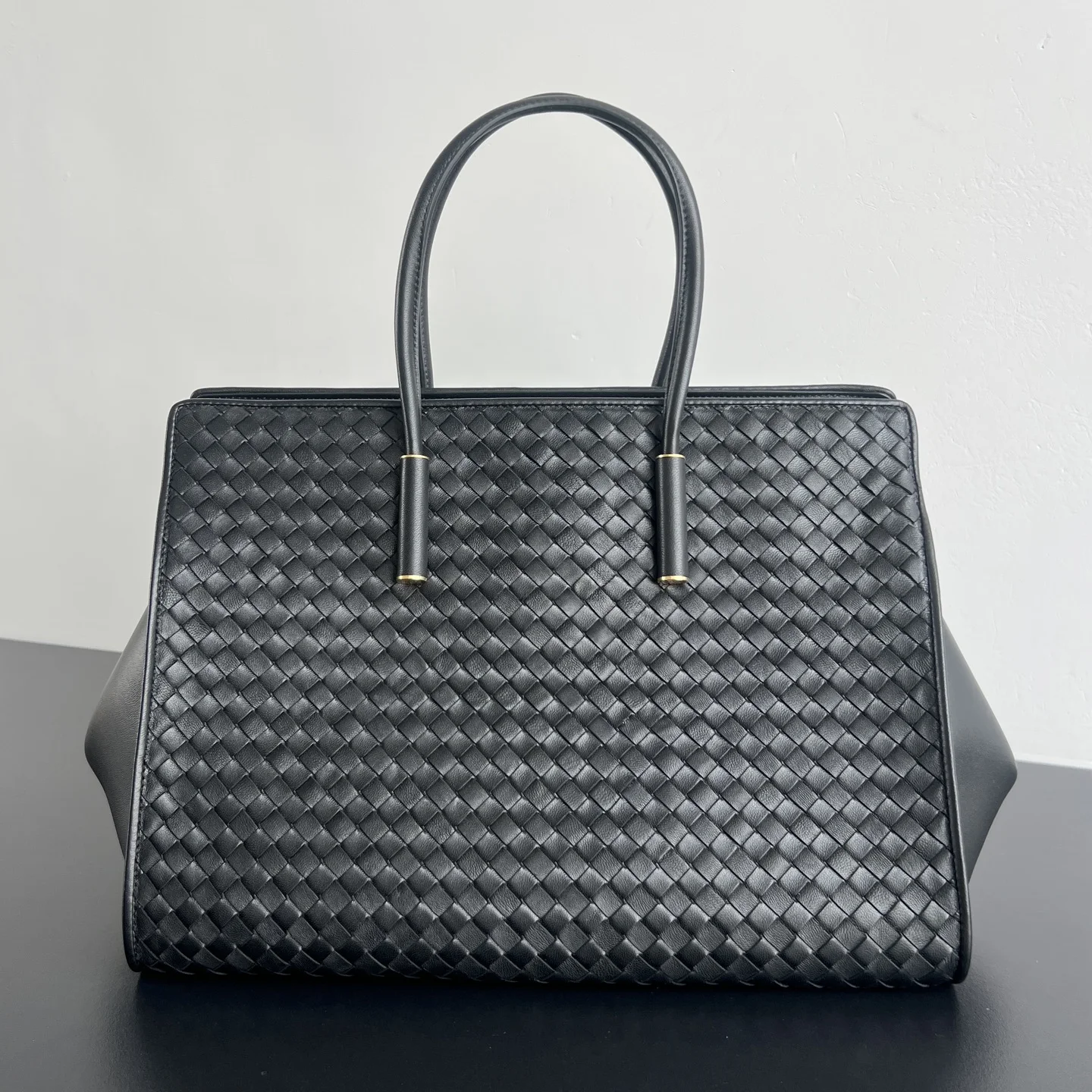 Bottega Veneta 868327 Lambskin Handbag Women s Tote Bag Bottega Veneta 868327 Lambskin Handbag Women s Tote Bag