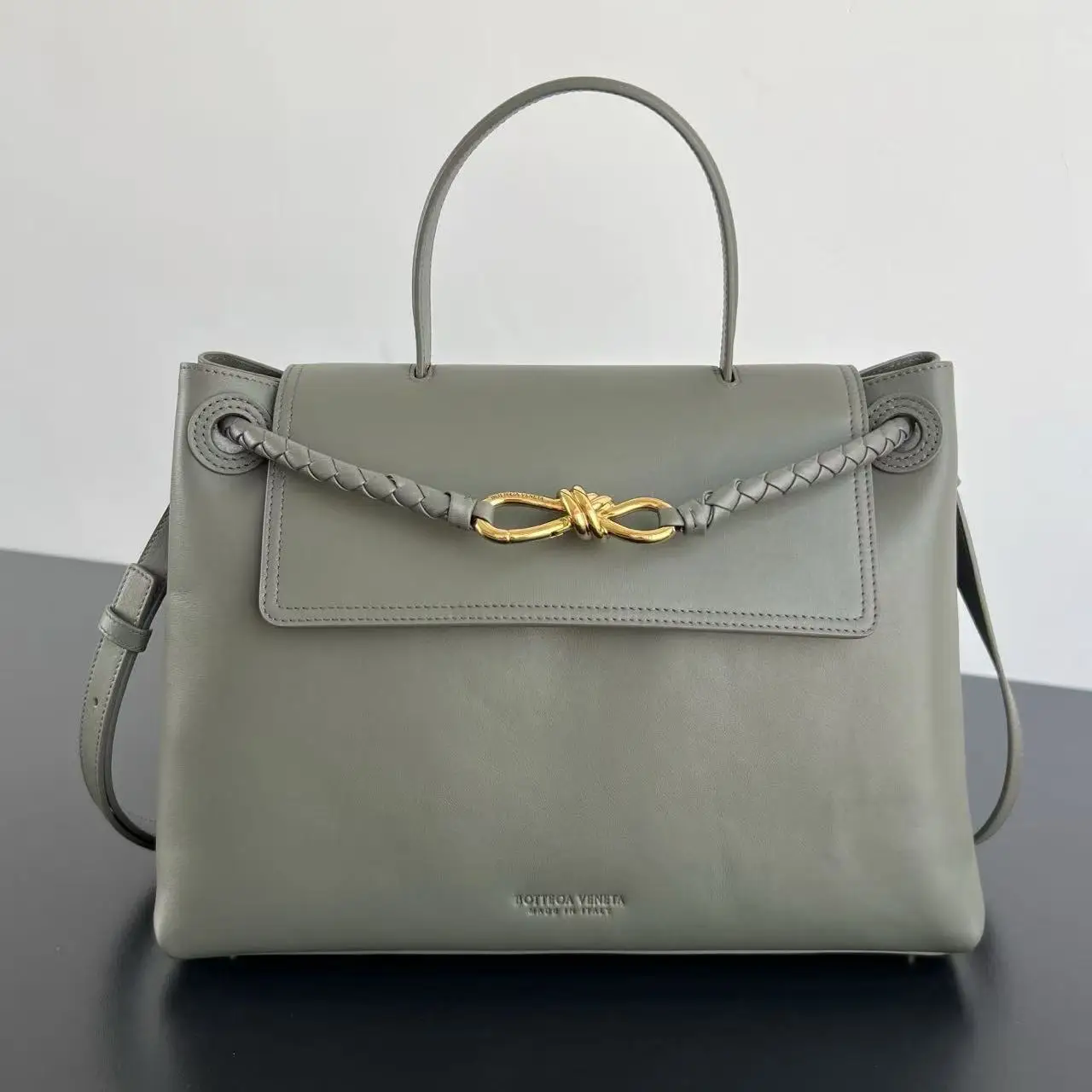 Bottega Veneta Cowhide shoulder bag women s shoulder bag Bottega Veneta Cowhide shoulder bag women s shoulder bag