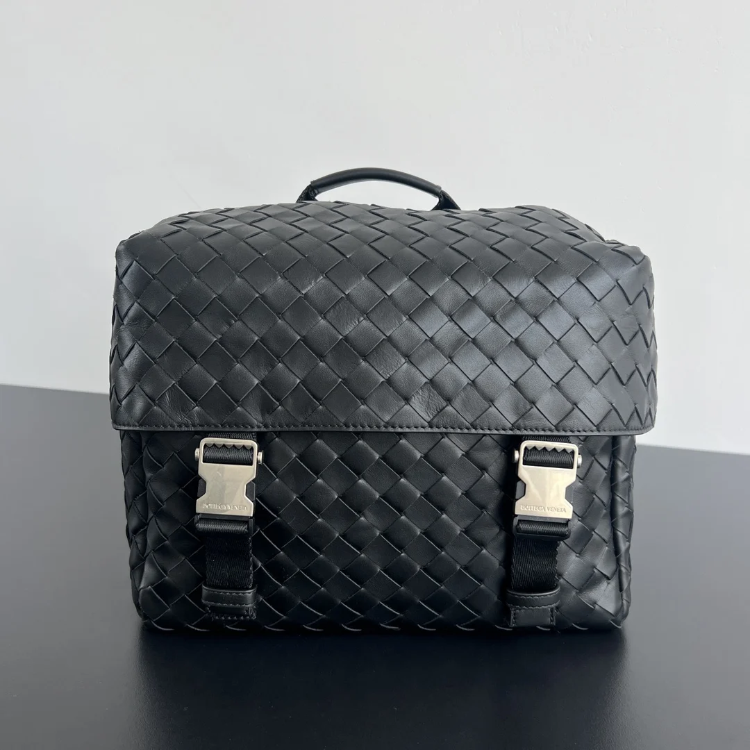 Bottega Veneta 776524 Soft Cowhide Woven Handbag Men s Crossbody Bag