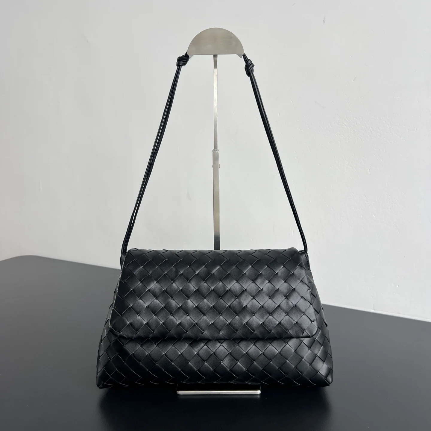 Bottega Veneta 857657 Flip Cover Trash Bag Handbag Women s Crossbody Bag