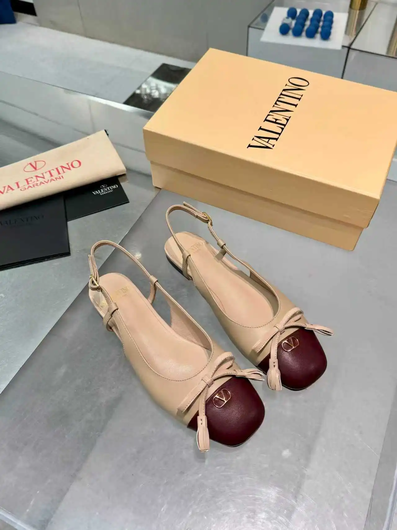 Valentino Garavani New Sheepskin Shoes Women s Leather Shoes Valentino Garavani New Sheepskin Shoes Women s Leather Shoes