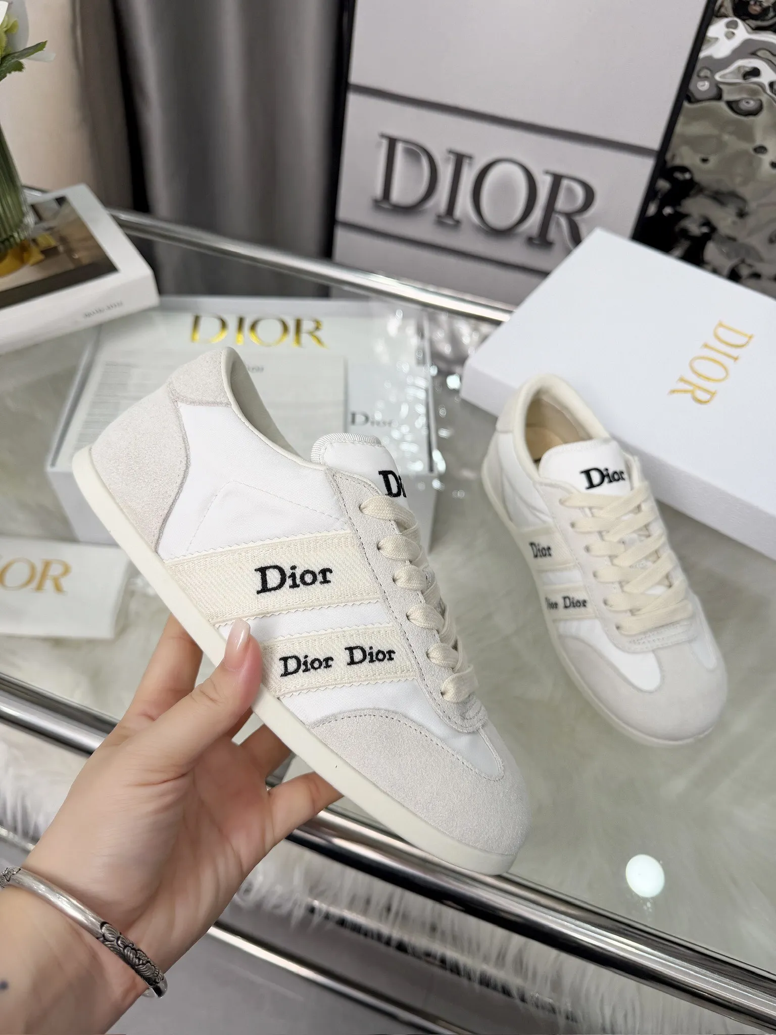 Dior Two-tone suede leather sneakers women s sports shoes Dior Two-tone suede leather sneakers women s sports shoes