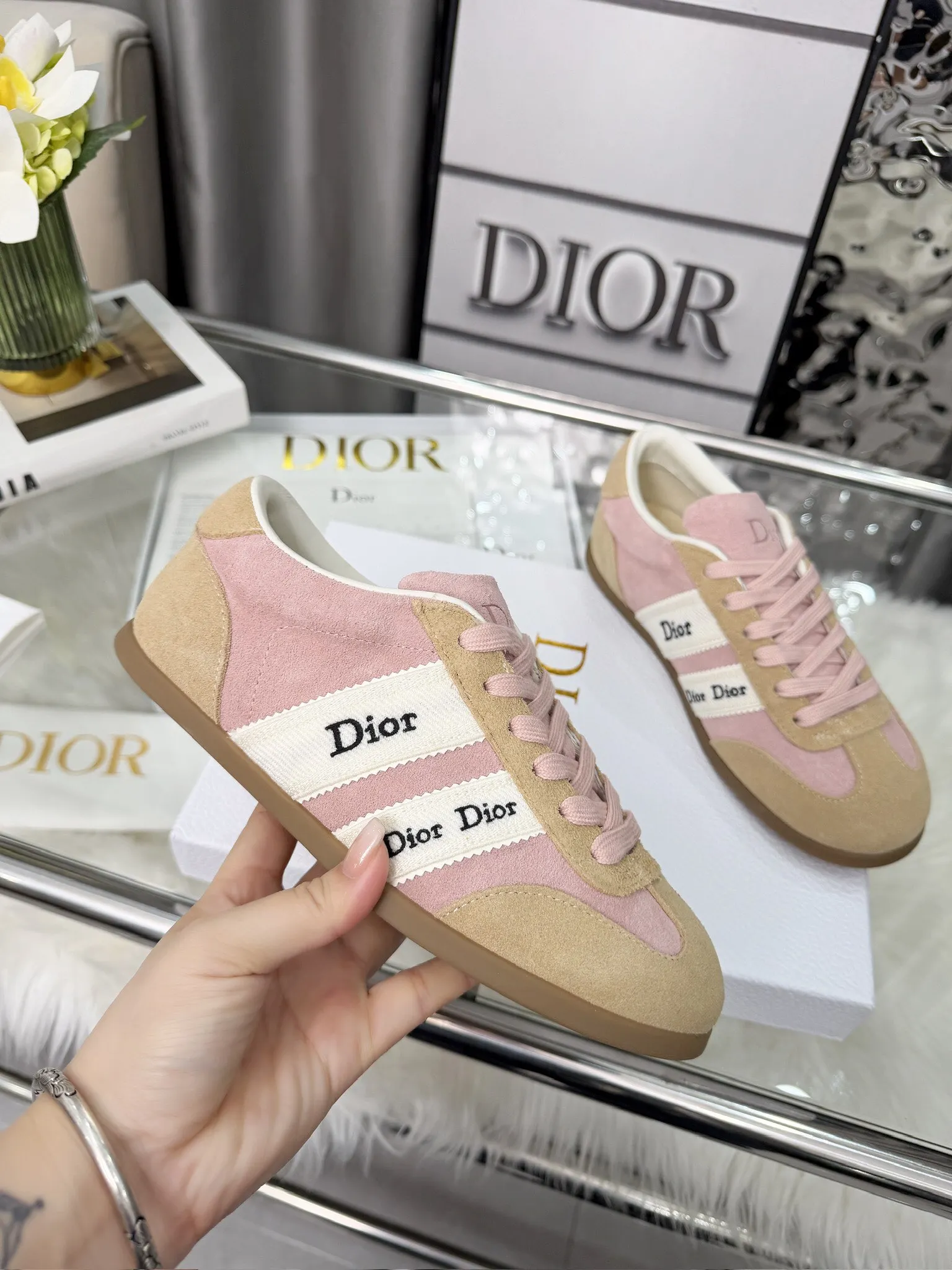 Dior Two-tone suede leather sneakers women s sports shoes Dior Two-tone suede leather sneakers women s sports shoes
