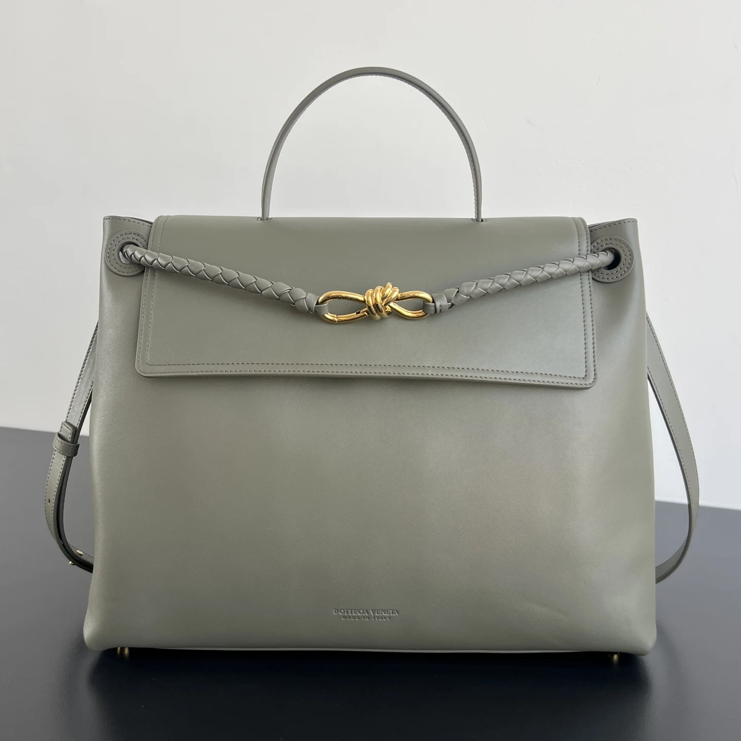 Bottega Veneta Cowhide shoulder bag Women s shoulder bag Bottega Veneta Cowhide shoulder bag Women s shoulder bag