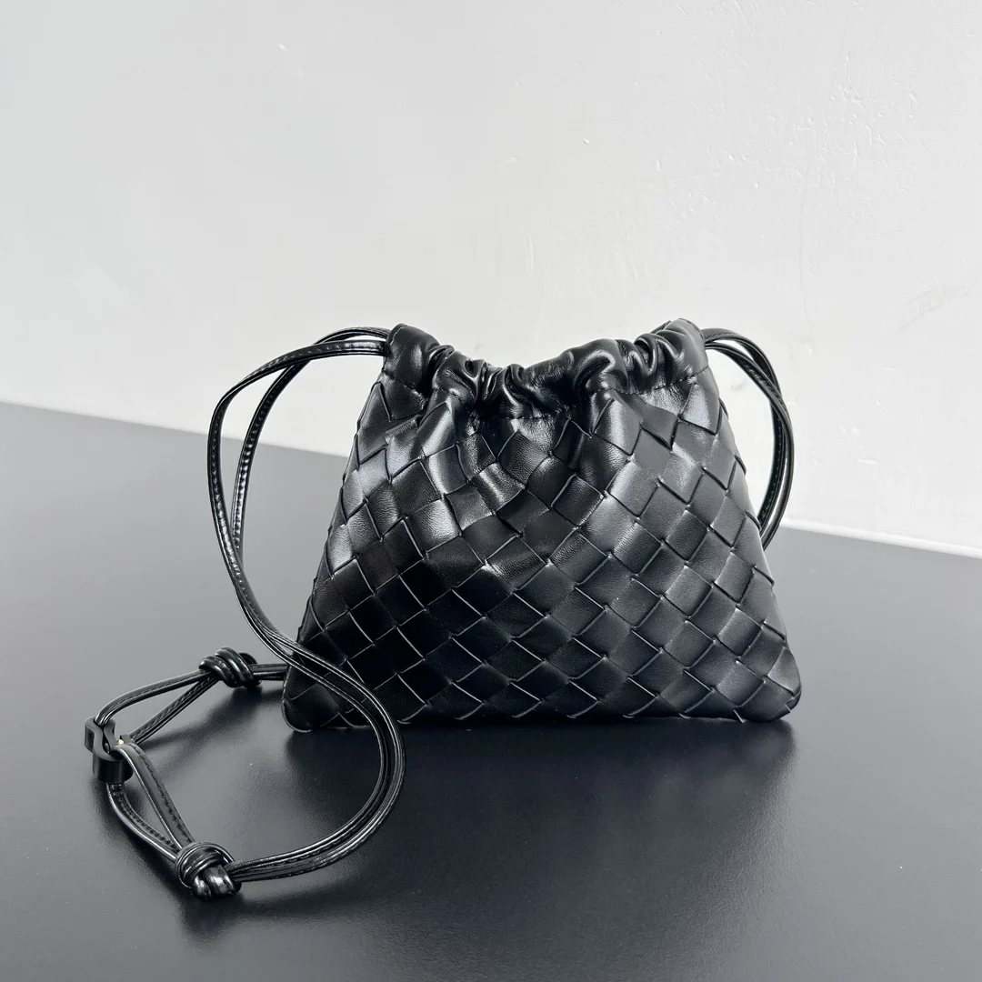 Bottega Veneta 816987 drawstring garbage bag women s shoulder bag Bottega Veneta 816987 drawstring garbage bag women s shoulder bag