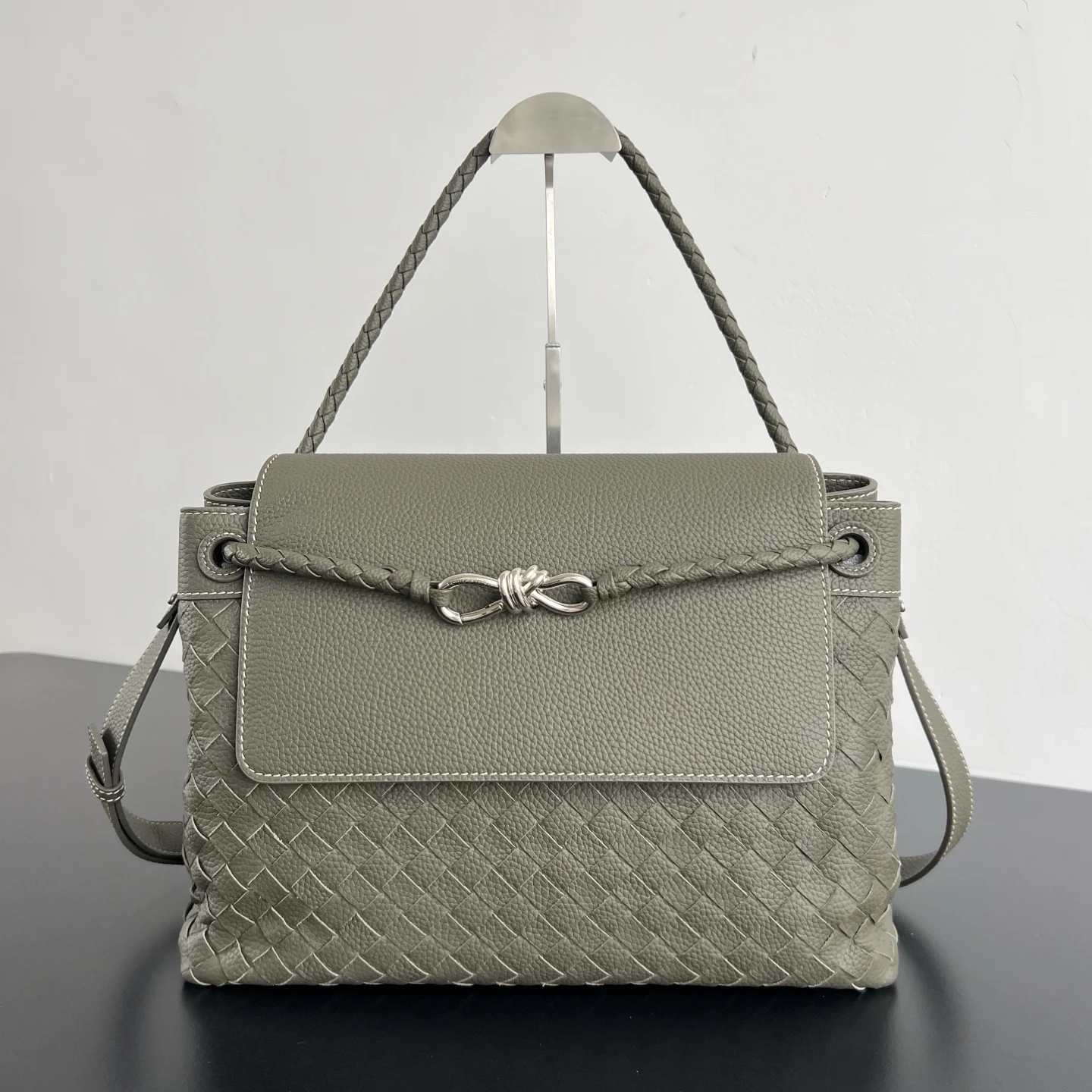 Bottega Veneta 807715 Men s Grain Leather Bag Men s Crossbody Bag