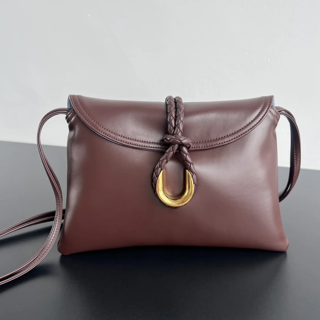 Bottega Veneta 806030 Cowhide Shoulder Bag Women s Crossbody Bag