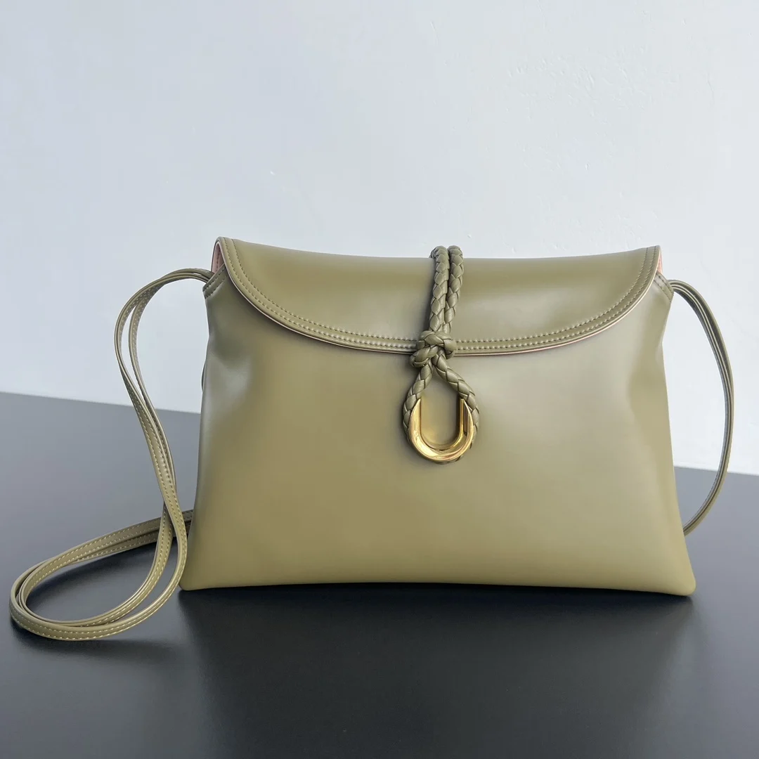 Bottega Veneta 806034 Smooth Calfskin Flap Crossbody Bag Women s Crossbody Bag