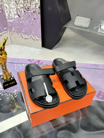 Latest model Er Jiu magic solid wood slippers, couple slippers. Replica Hermes Womens Sandals and Slides