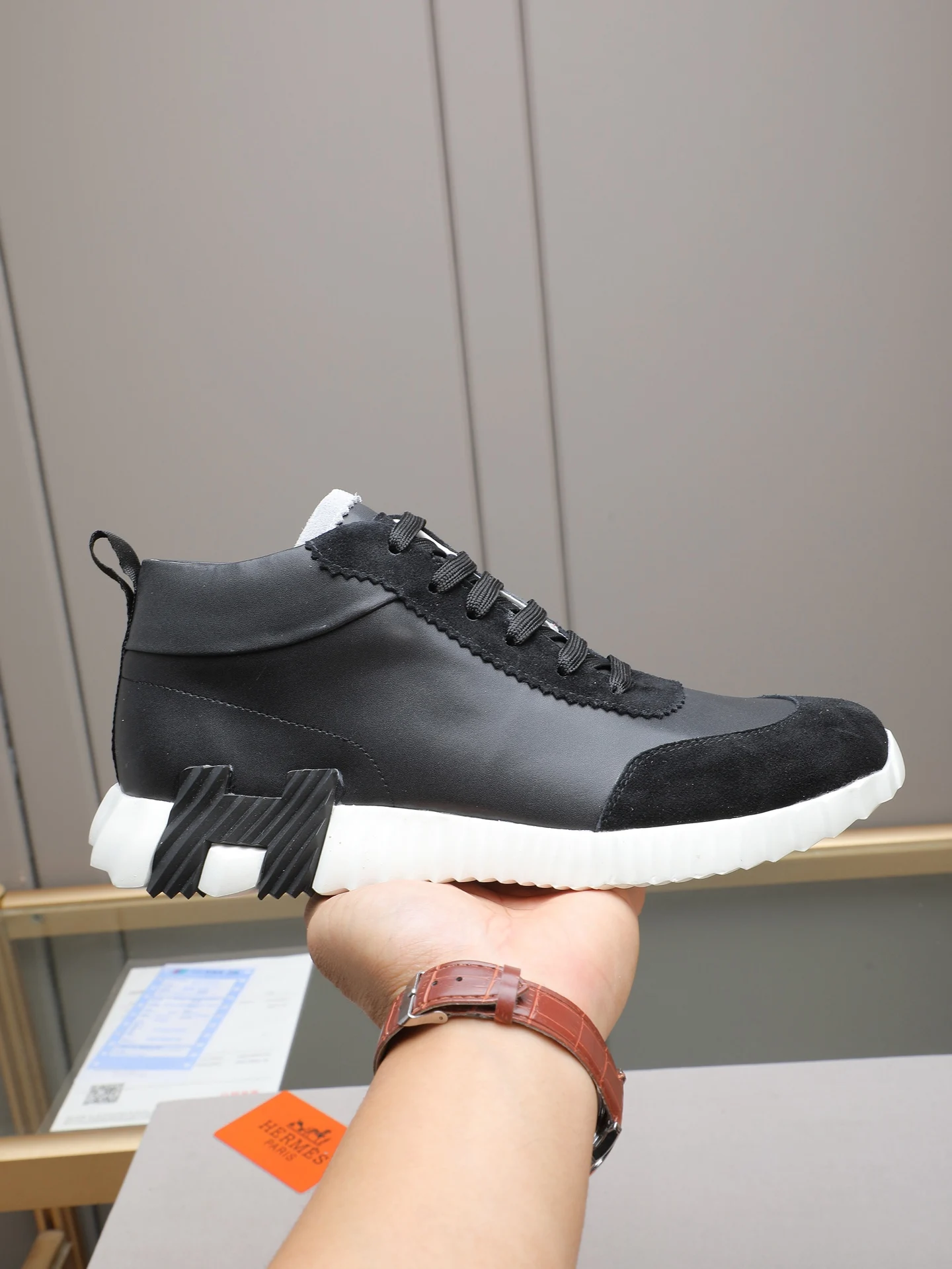 Hermes Spliced genuine leather sports shoes men s sports shoes Hermes Spliced genuine leather sports shoes men s sports shoes