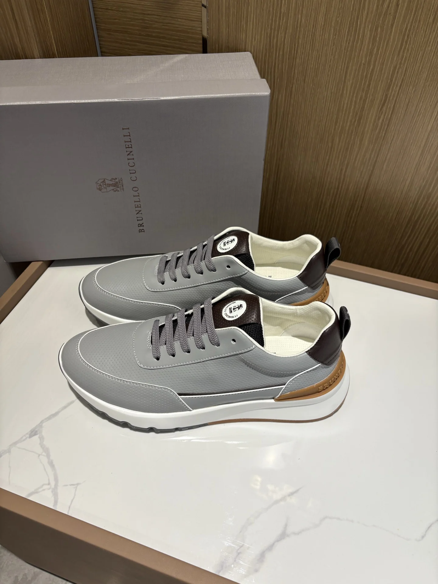Brunello Cucinelli Lychee pattern low-top sports shoes men s sports shoes Brunello Cucinelli Lychee pattern low-top sports shoes men s sports shoes