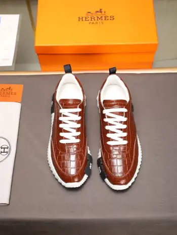 Color-blocking pattern sports shoes men s sports shoes Replica Hermes Mens Sneakers