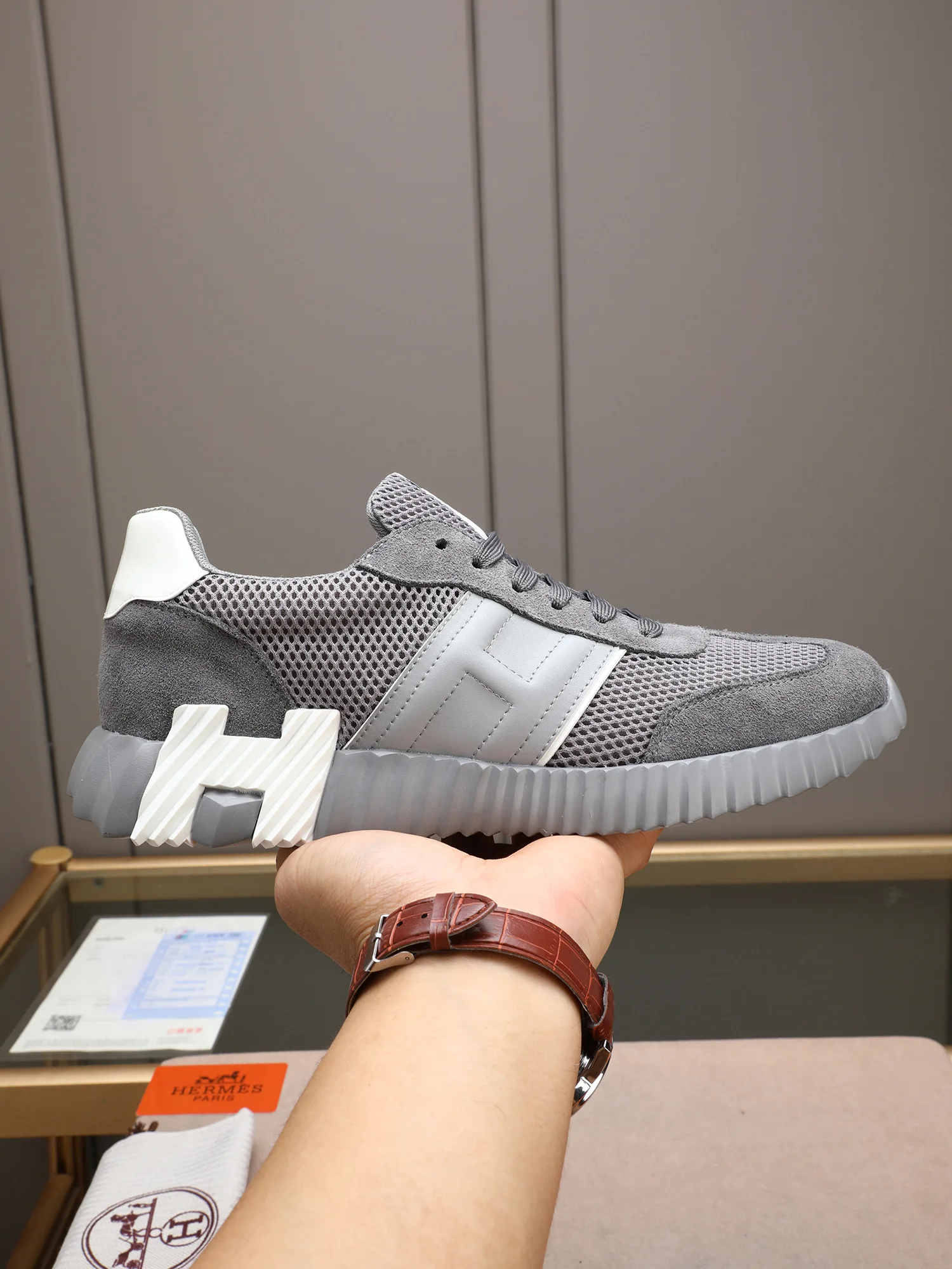 Hermes Color-blocking sneakers Men s sports shoes