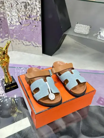 Latest model of Er Jiu magic solid wood slippers, couple s slippers. Replica Hermes Womens Sandals and Slides
