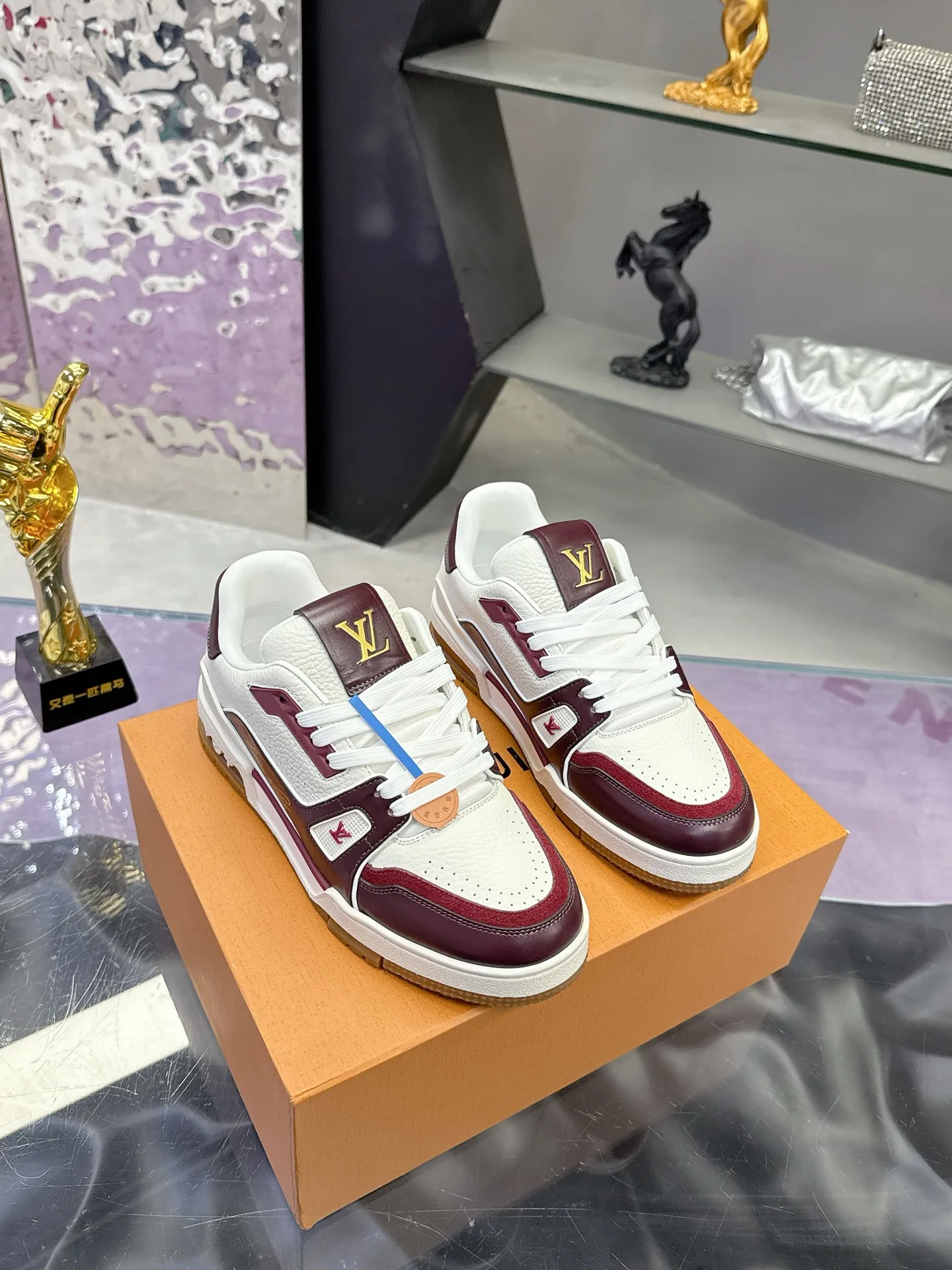 Louis Vuitton Canvas shoe series sports shoes couple sports shoes Louis Vuitton Canvas shoe series sports shoes couple sports shoes
