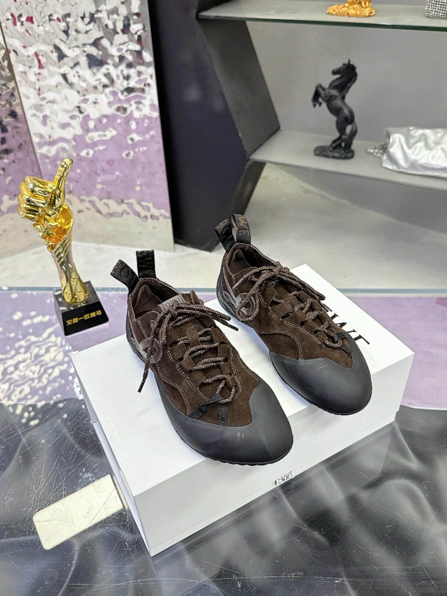 Loewe Climbing wind leisure shoes, training shoes, couple s casual shoes Loewe Climbing wind leisure shoes, training shoes, couple s casual shoes