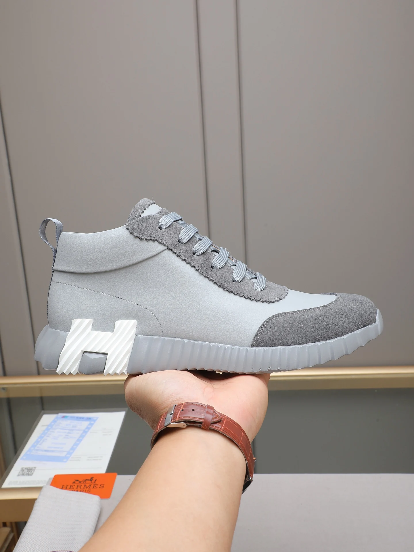 Hermes Spliced genuine leather sports shoes men s sports shoes Hermes Spliced genuine leather sports shoes men s sports shoes