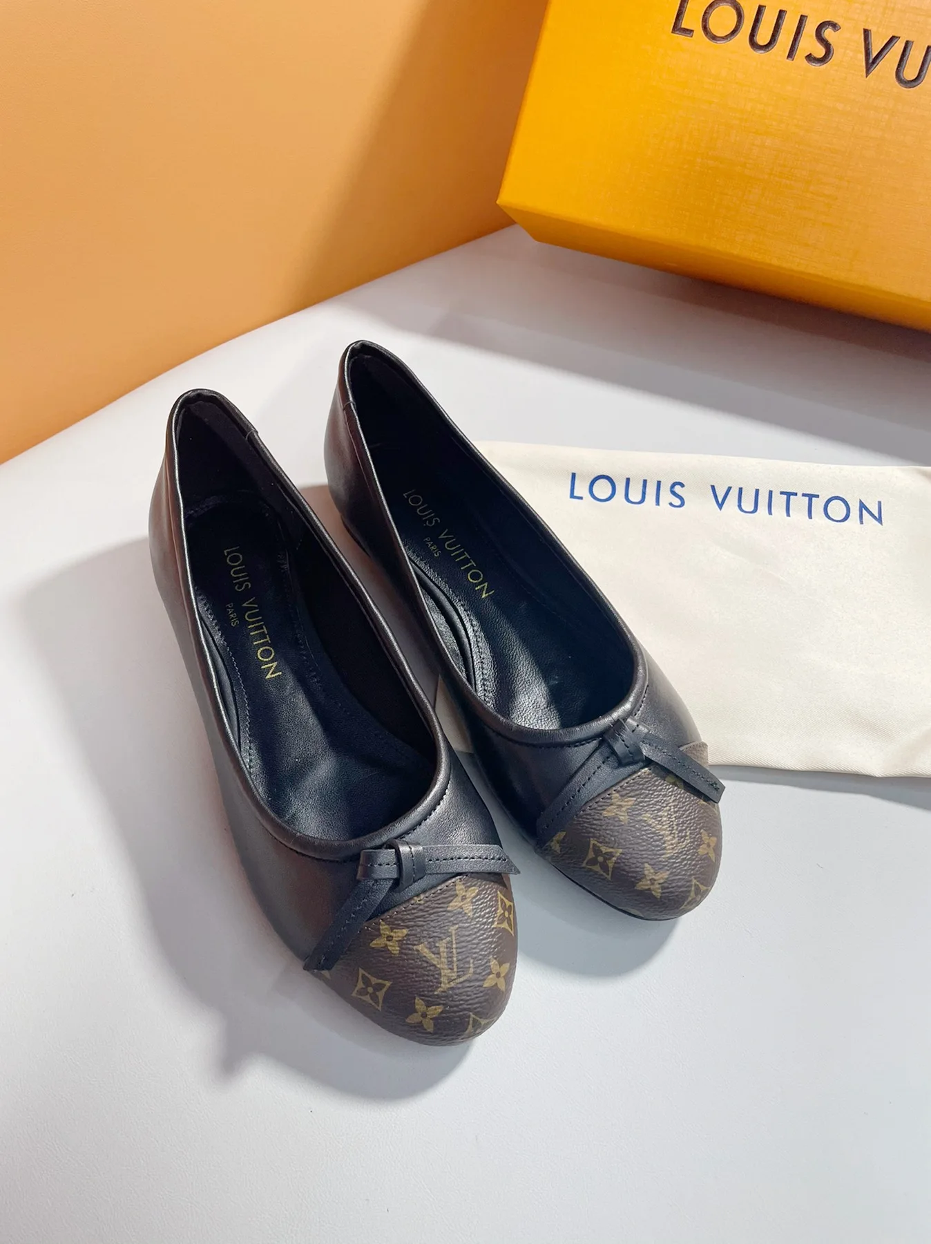 Louis Vuitton Ballet flats women s leather shoes Louis Vuitton Ballet flats women s leather shoes
