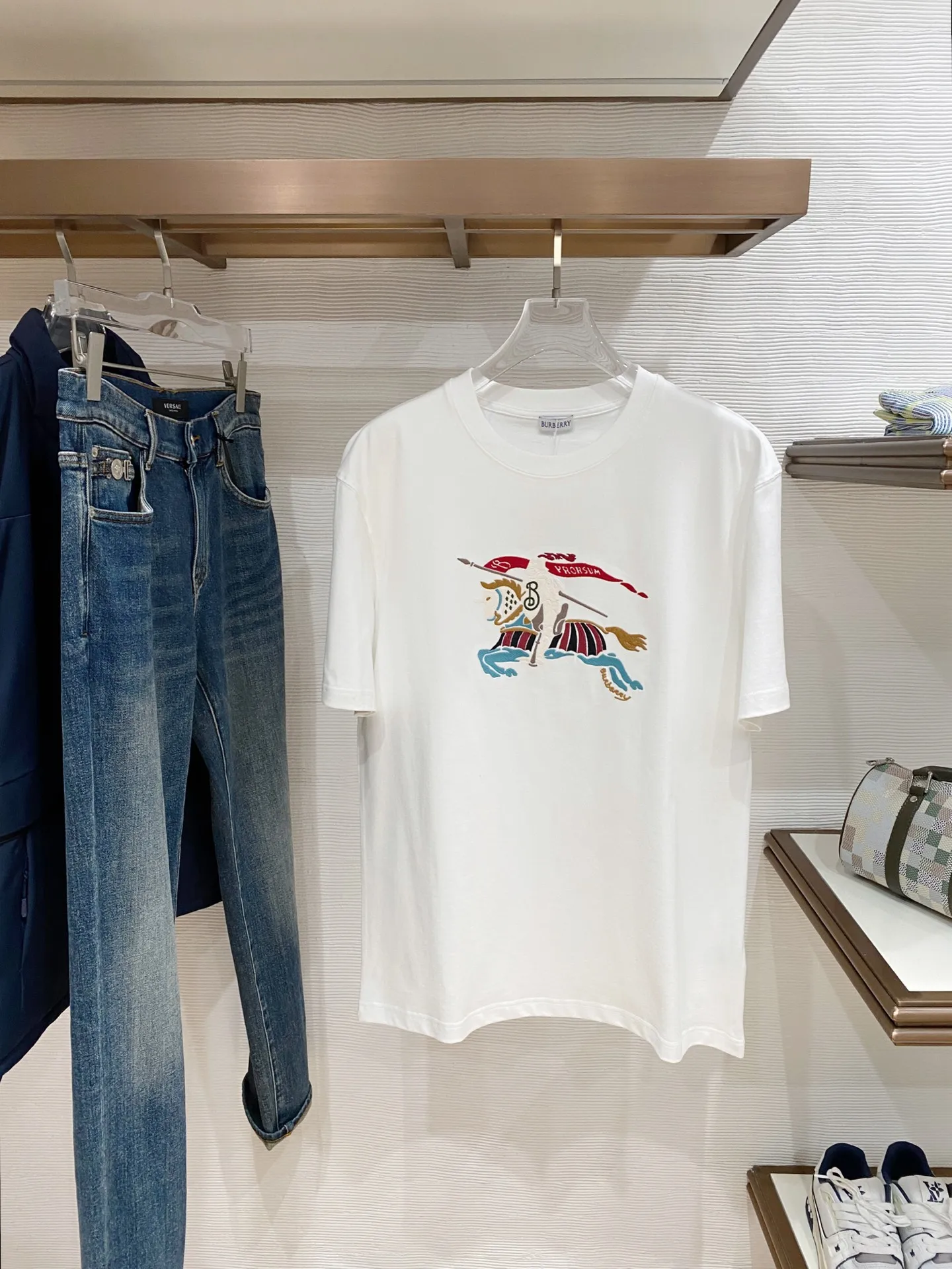 Burberry Spring and summer men s short-sleeve round neck T-shirt Burberry Spring and summer men s short-sleeve round neck T-shirt
