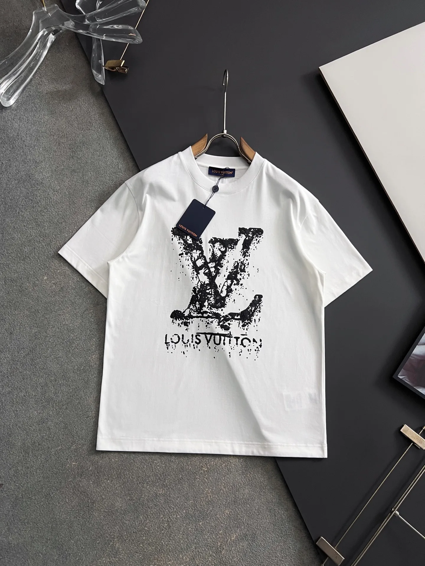 Louis Vuitton Pure cotton double yarn drop shoulder loose series short sleeves