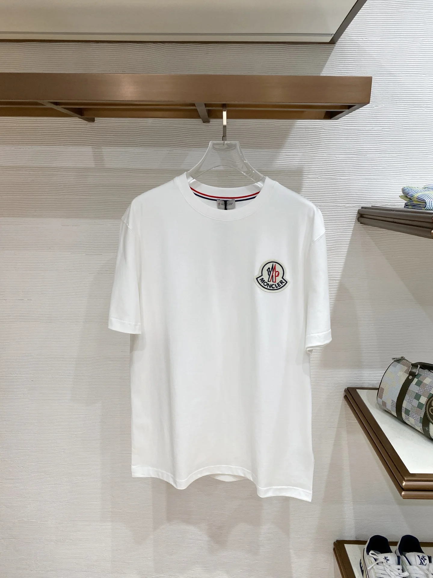 Moncler Latest short-sleeve round-neck men s T-shirt Moncler Latest short-sleeve round-neck men s T-shirt