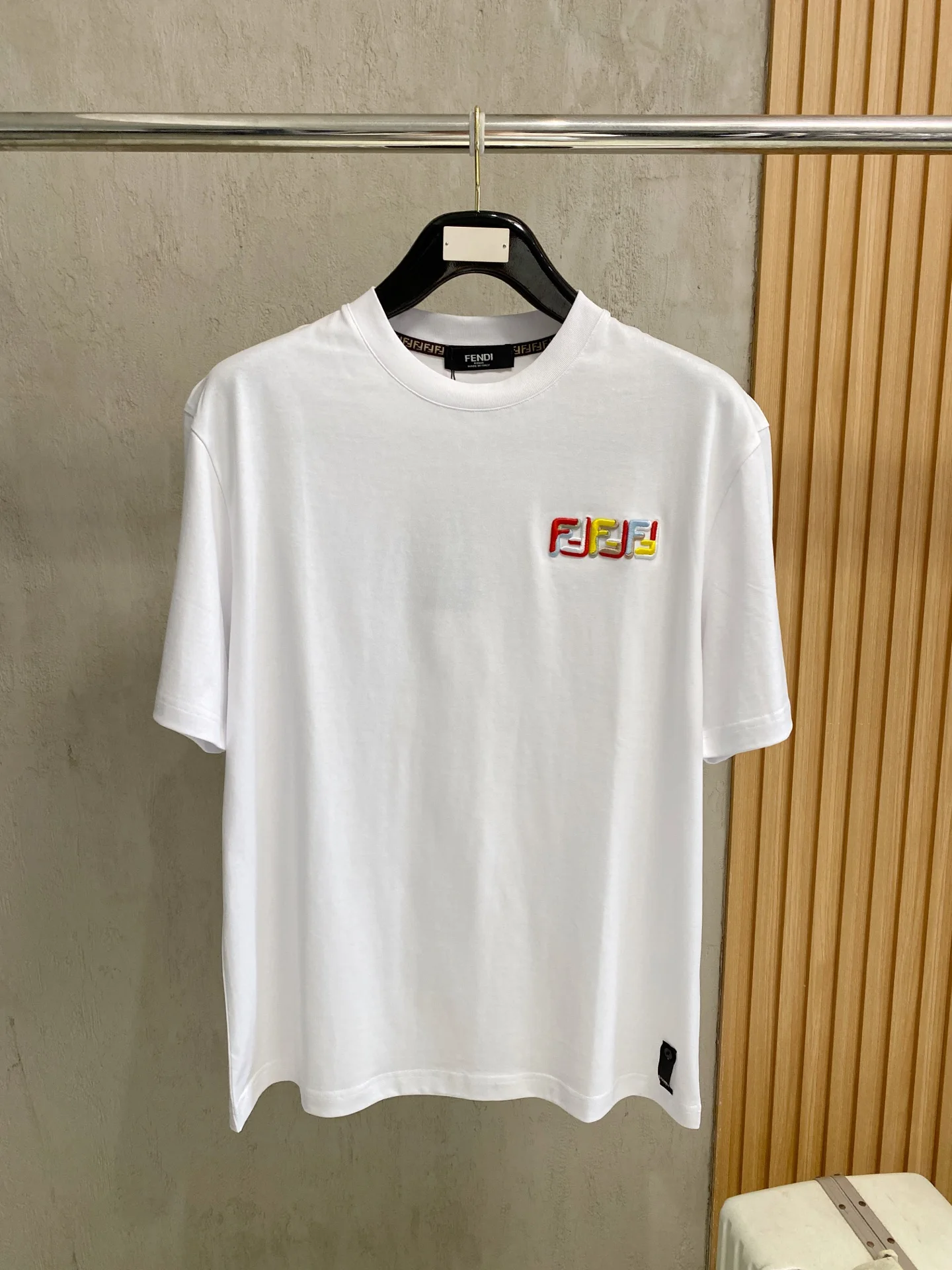Fendi Xinjiang long-staple cotton men s short-sleeve T-shirt Fendi Xinjiang long-staple cotton men s short-sleeve T-shirt