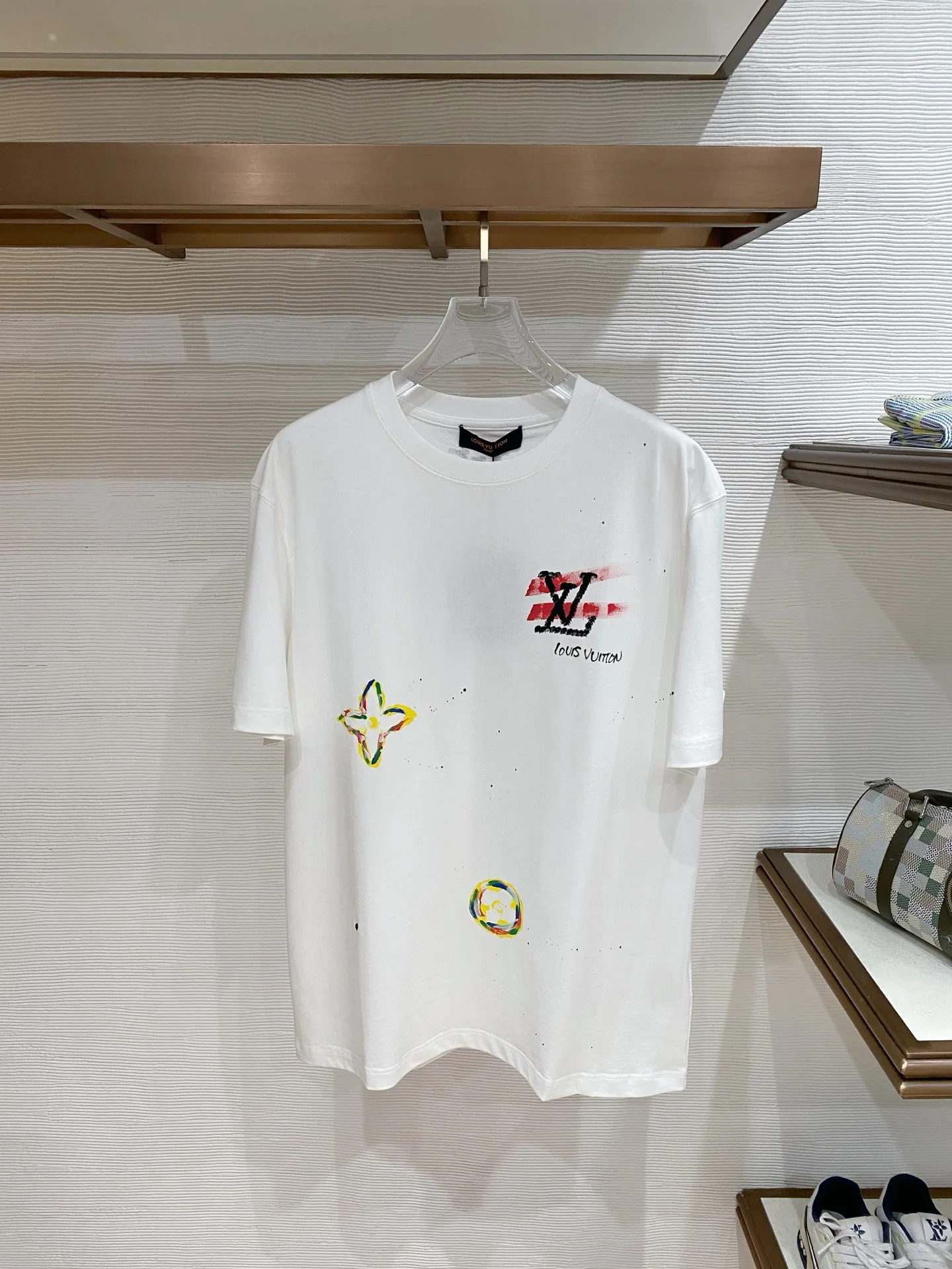 Louis Vuitton Latest men s short-sleeve round-neck T-shirt Louis Vuitton Latest men s short-sleeve round-neck T-shirt