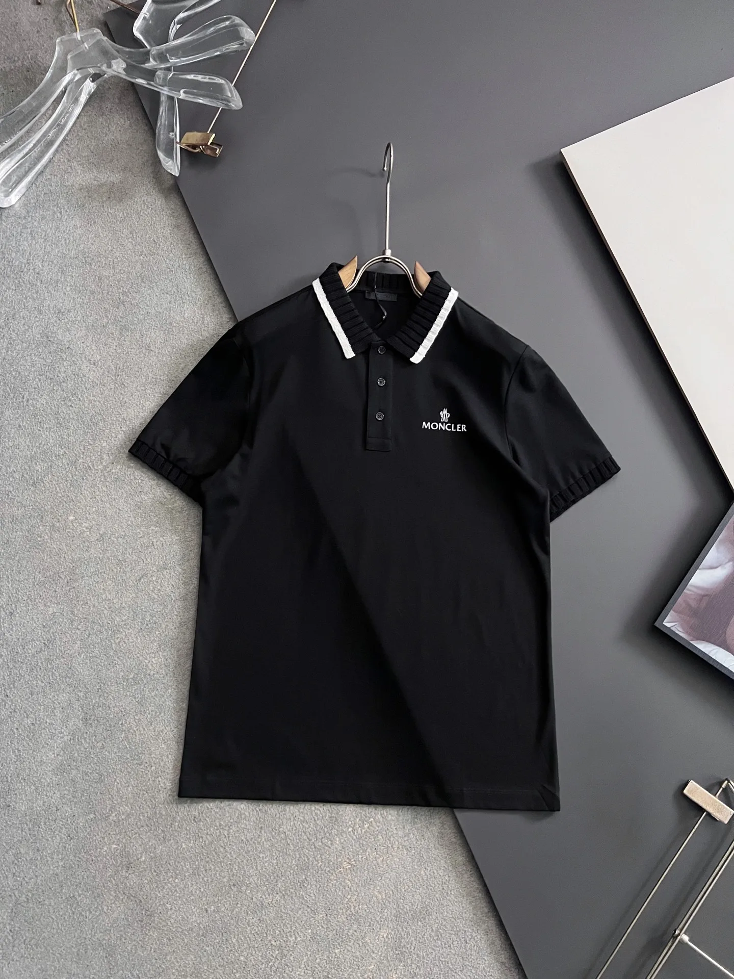 Moncler Spring and summer new men s short-sleeve Polo shirt Moncler Spring and summer new men s short-sleeve Polo shirt
