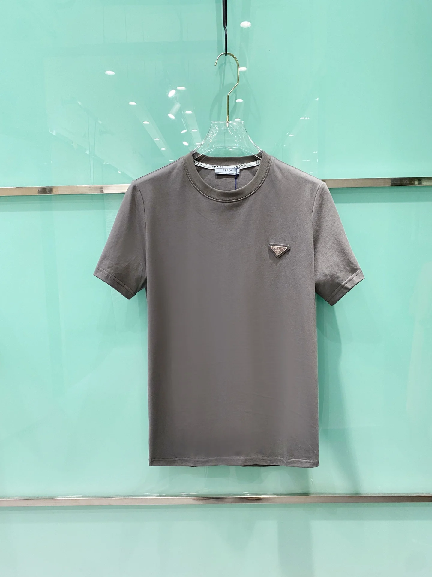 Prada New style latest short-sleeve round-neck T-shirt Prada New style latest short-sleeve round-neck T-shirt