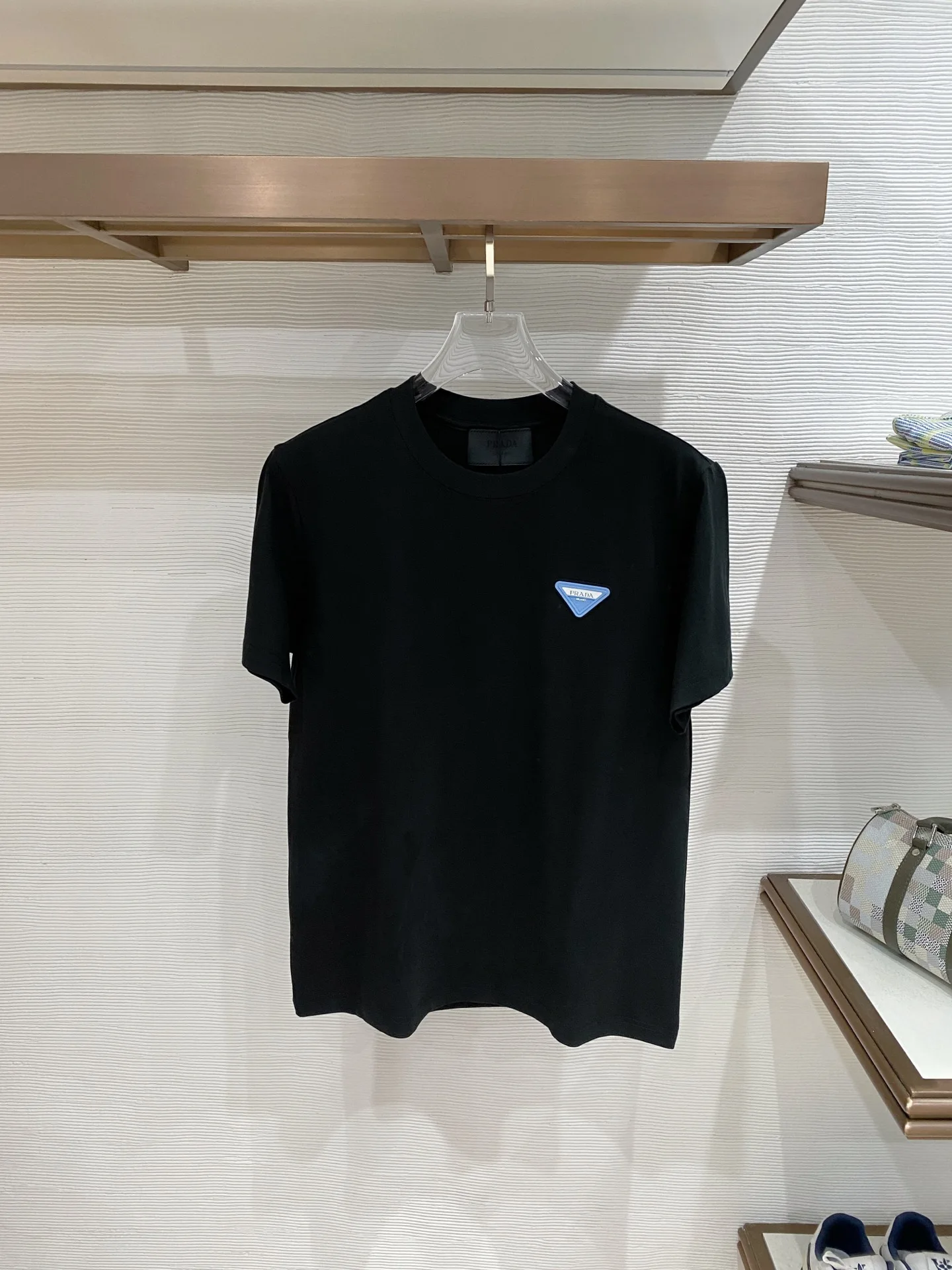 Prada Latest men s short-sleeve round neck T-shirt Prada Latest men s short-sleeve round neck T-shirt
