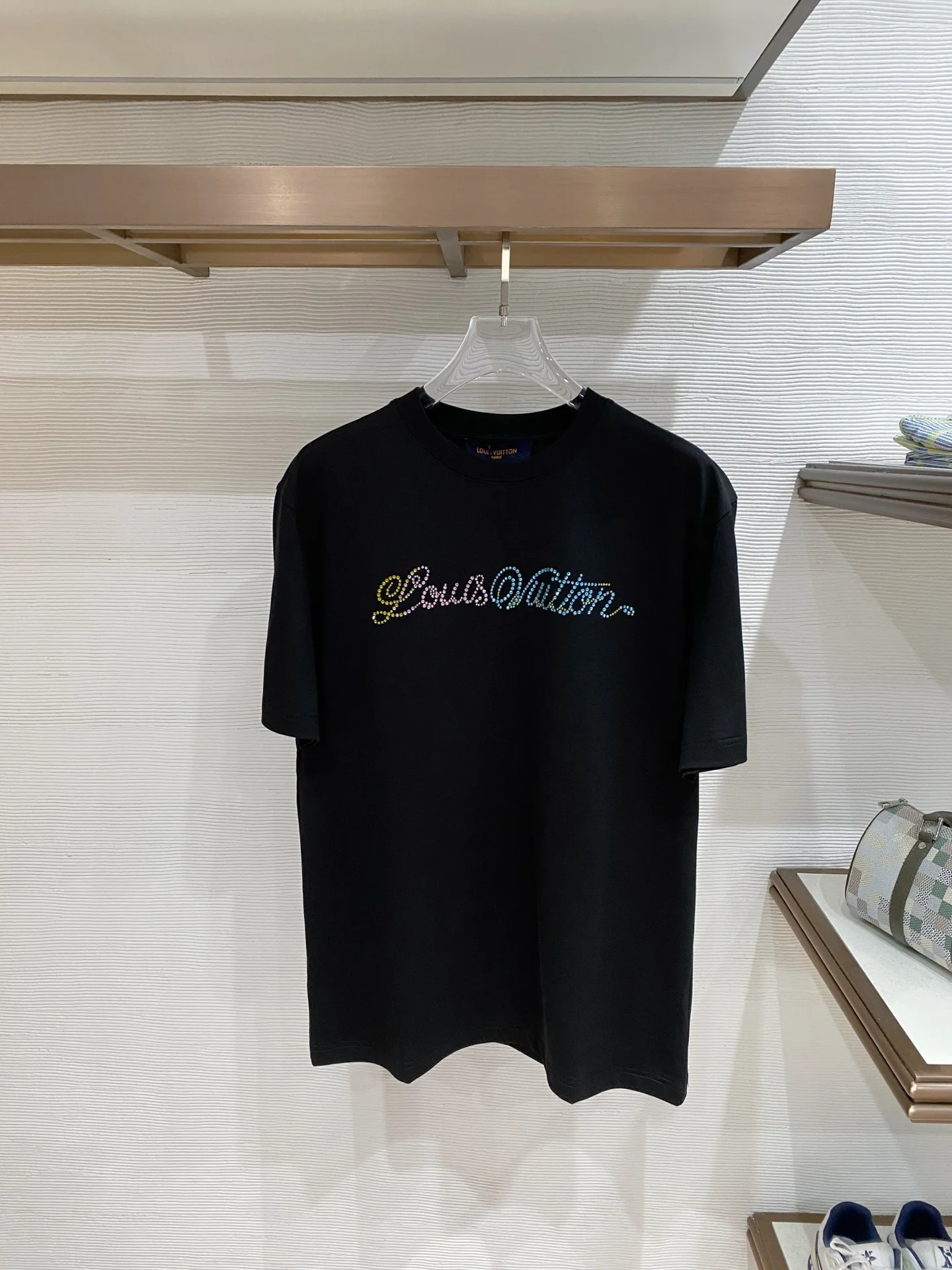 Louis Vuitton Latest men s short-sleeve round-neck T-shirt Louis Vuitton Latest men s short-sleeve round-neck T-shirt