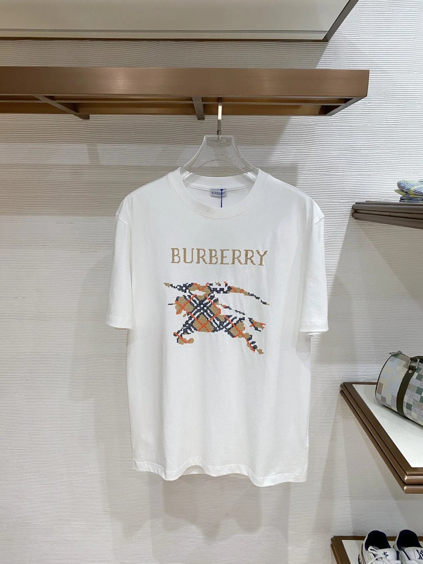 Burberry Latest men s short-sleeve round-neck T-shirt