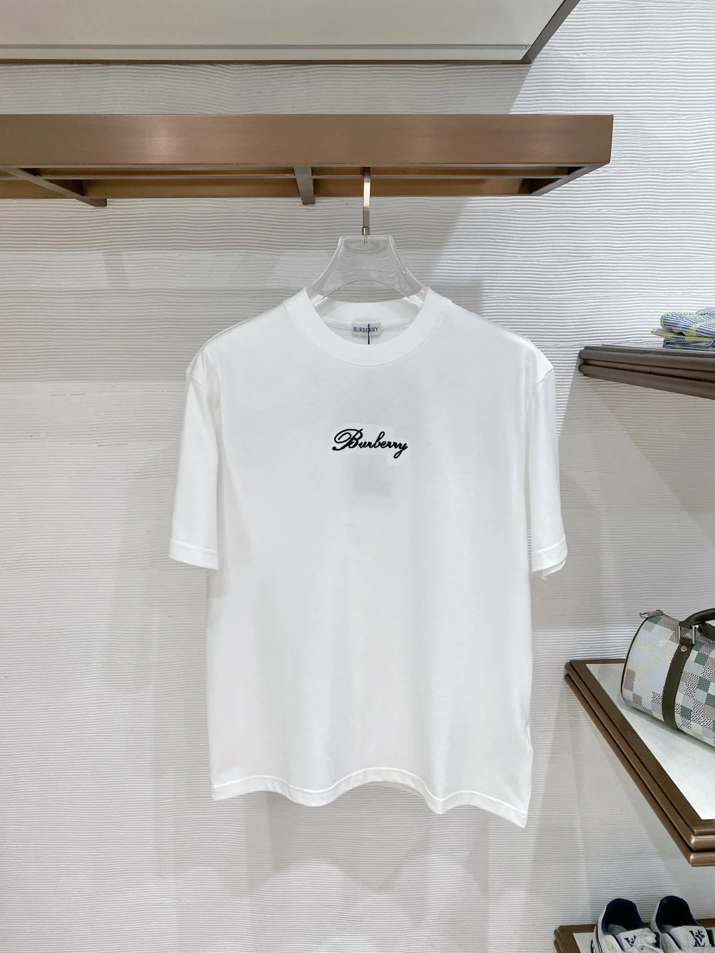 Burberry Latest men s short-sleeve round-neck T-shirt Burberry Latest men s short-sleeve round-neck T-shirt