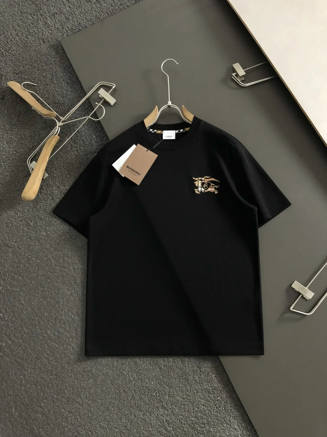 Burberry Plaid Knight Heart Embroidery Spring Summer Short Sleeve Burberry Plaid Knight Heart Embroidery Spring Summer Short Sleeve