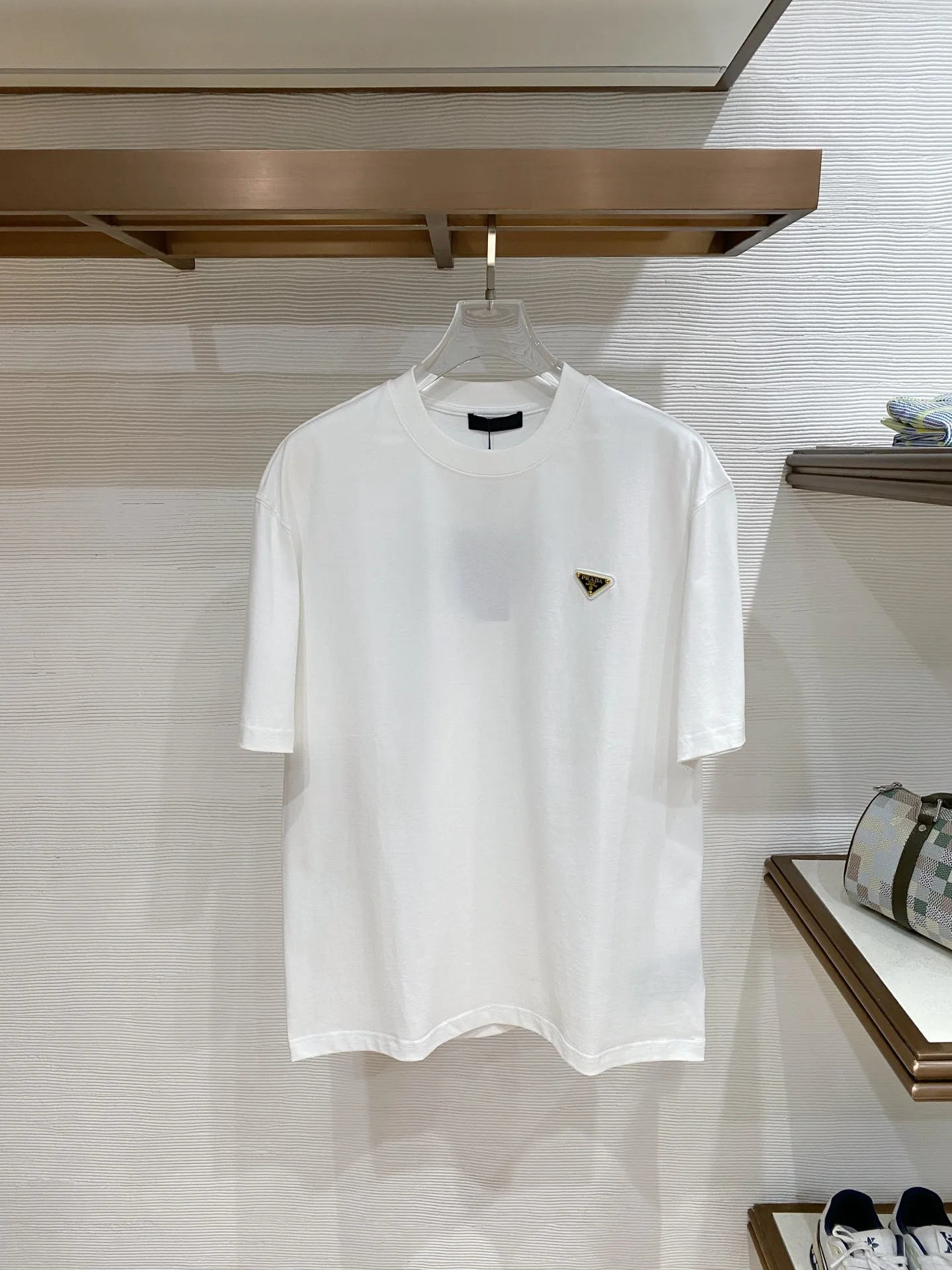 Prada Latest men s short-sleeve round-neck T-shirt Prada Latest men s short-sleeve round-neck T-shirt