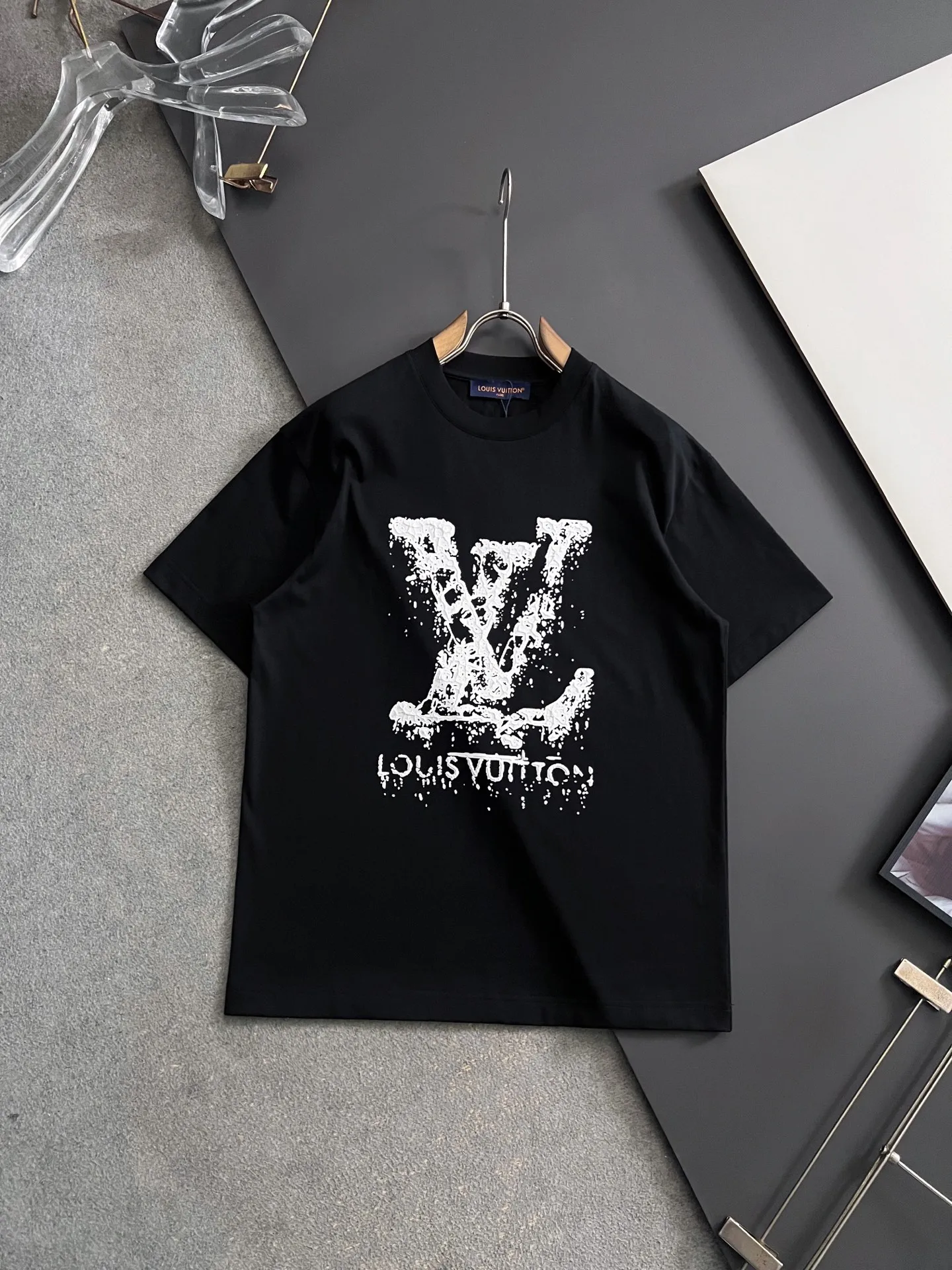 Louis Vuitton Pure cotton double yarn drop shoulder loose series short sleeves