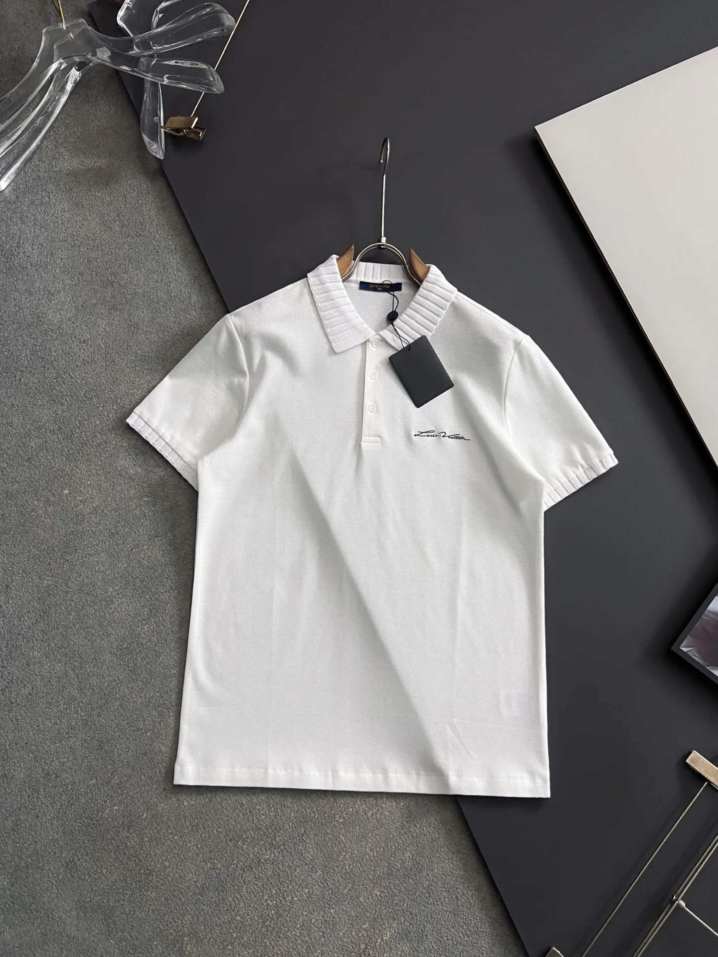 Louis Vuitton Spring and summer new men s short-sleeve Polo shirt