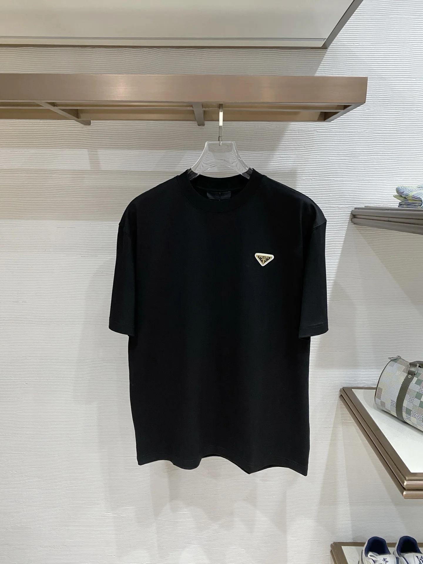 Prada Latest men s short-sleeve round-neck T-shirt Prada Latest men s short-sleeve round-neck T-shirt