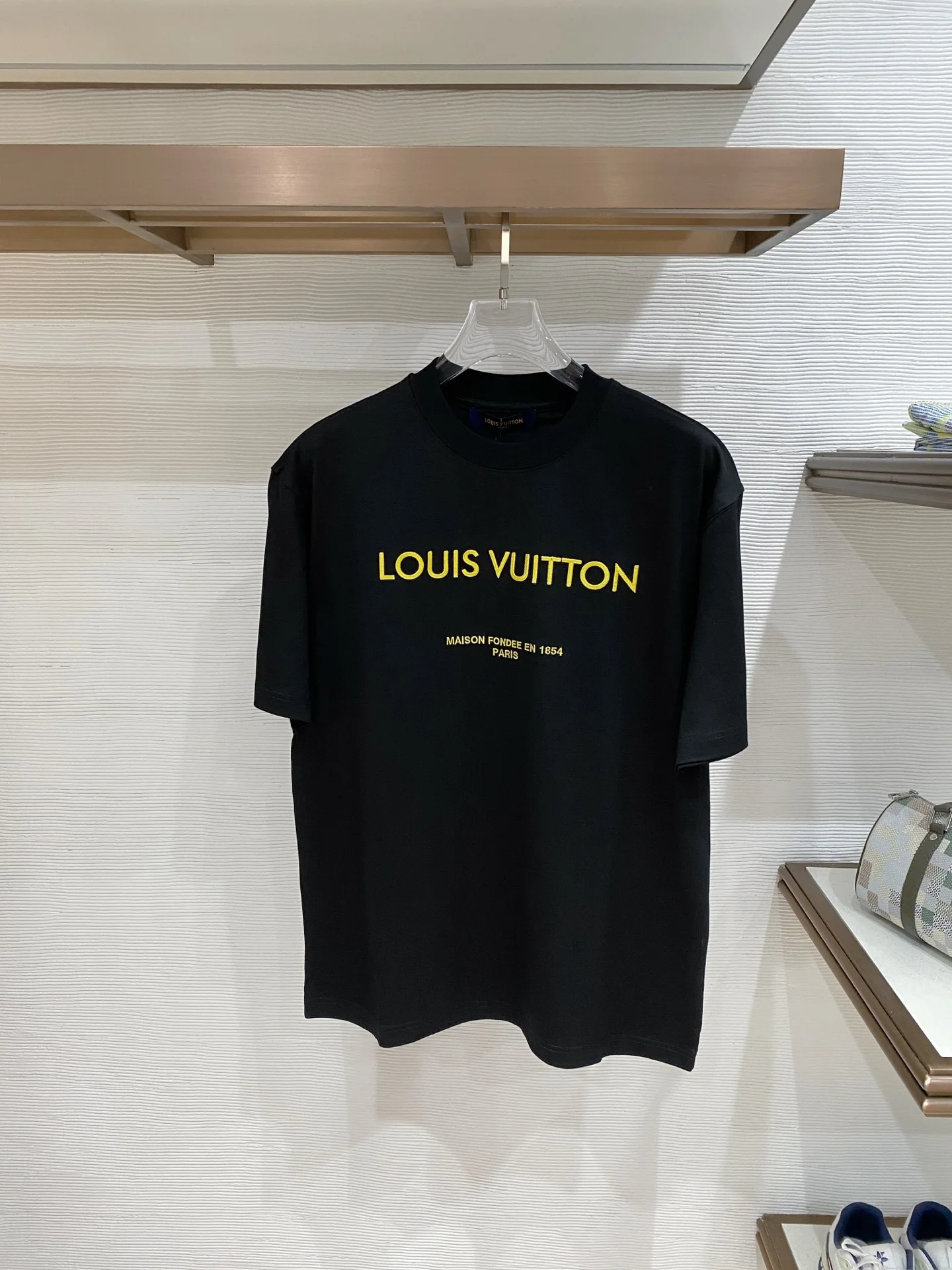 Louis Vuitton Latest short-sleeve round-neck men s T-shirt