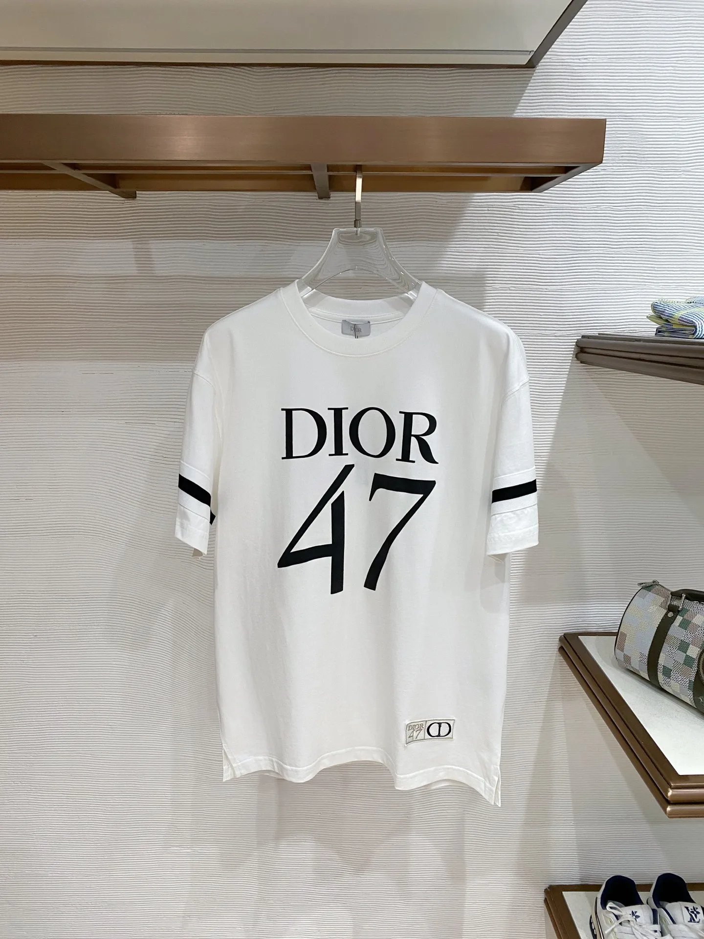 Dior Latest men s short-sleeve round-neck T-shirt Dior Latest men s short-sleeve round-neck T-shirt