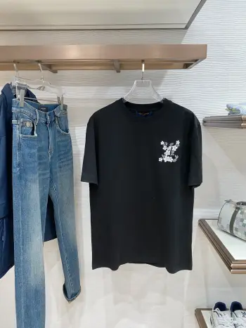 Spring and summer men s short-sleeve round neck T-shirt Replica Louis Vuitton Tshirts and Polos
