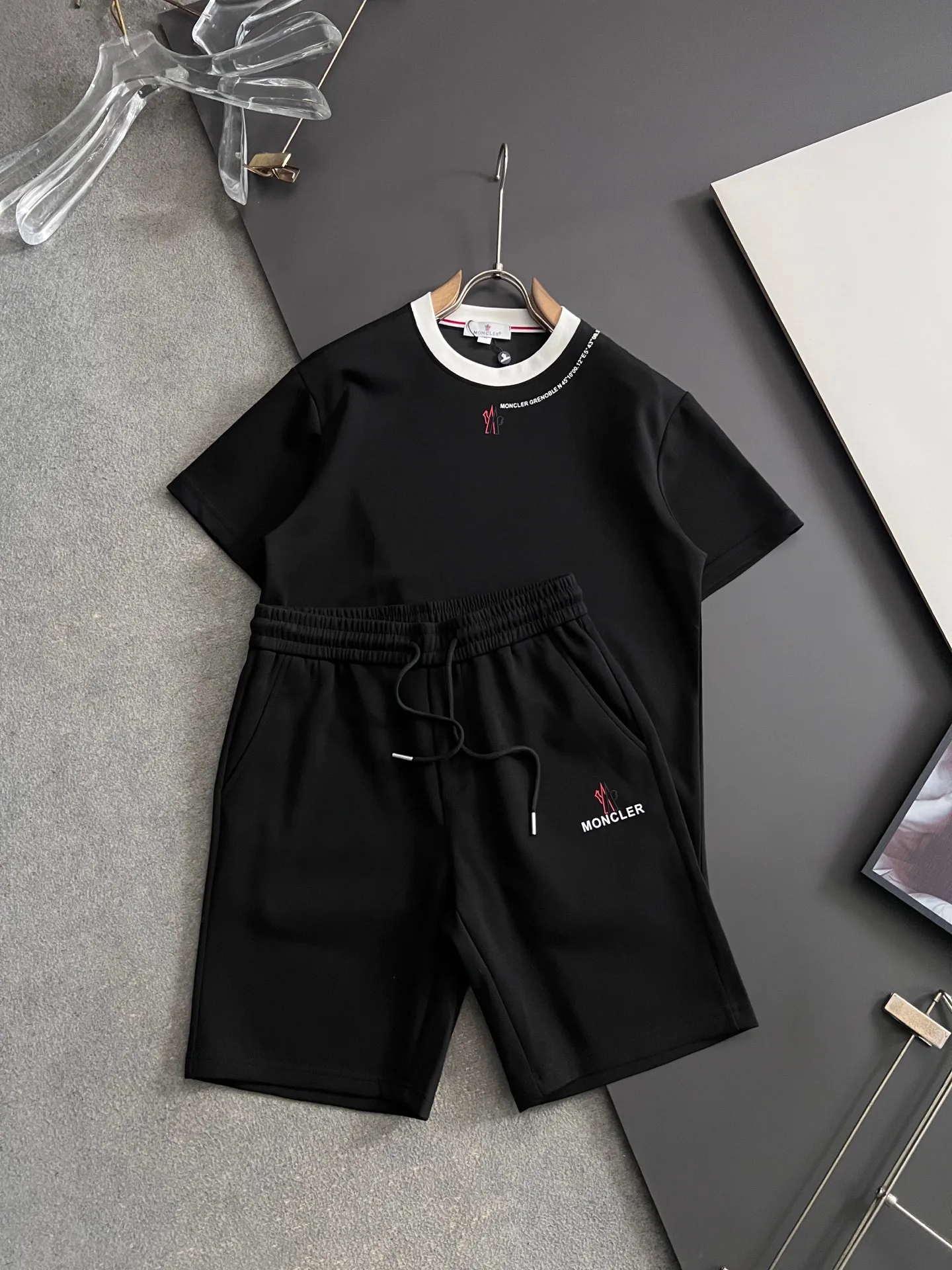 Moncler Spring and summer latest short-sleeve T-shirt and shorts set