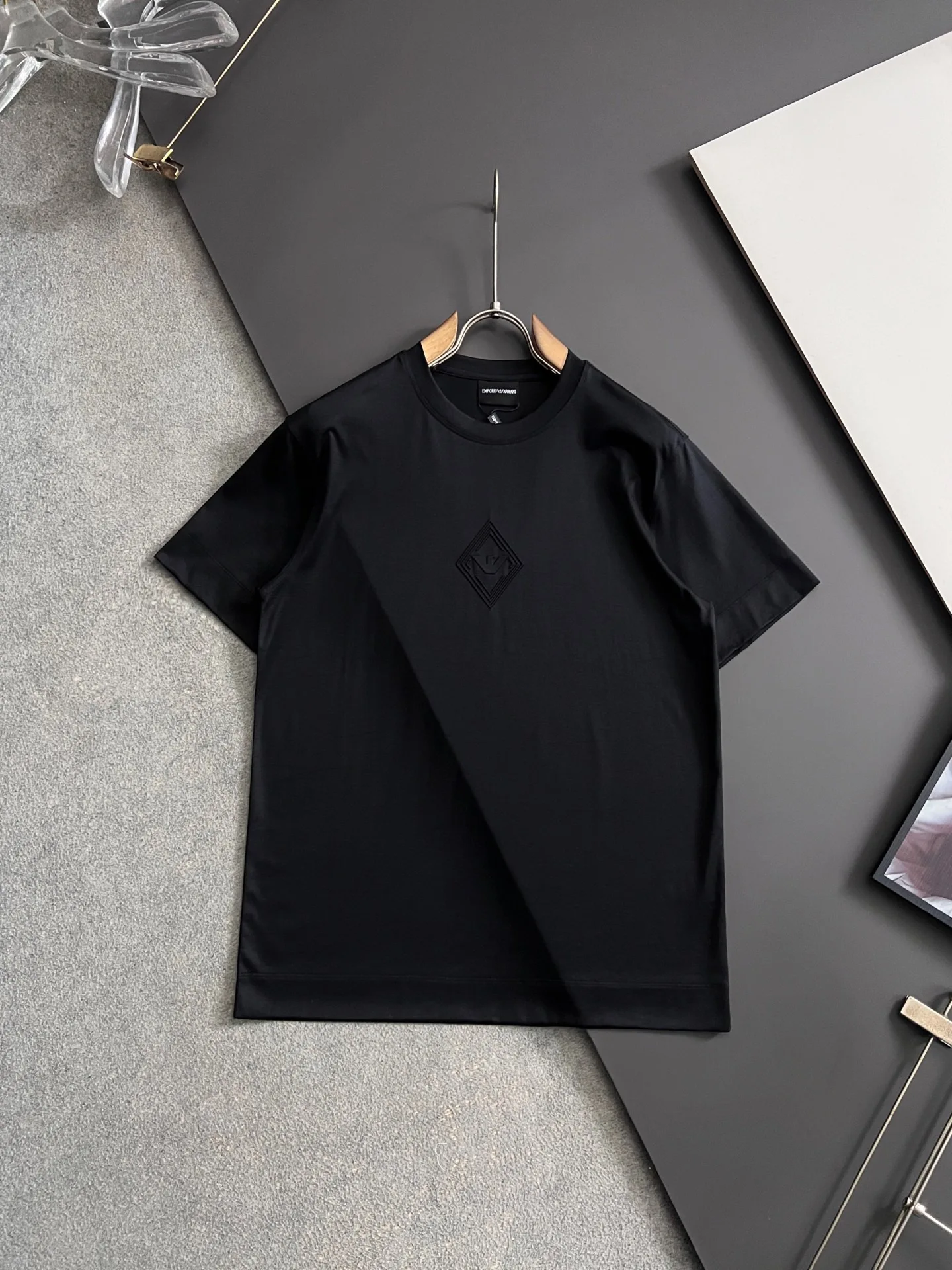 Armani Spring and summer new double-strand mercerized men s short-sleeve T-shirt Armani Spring and summer new double-strand mercerized men s short-sleeve T-shirt